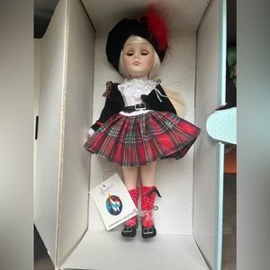 Effanbee International Collection SCOTLAND - 1987